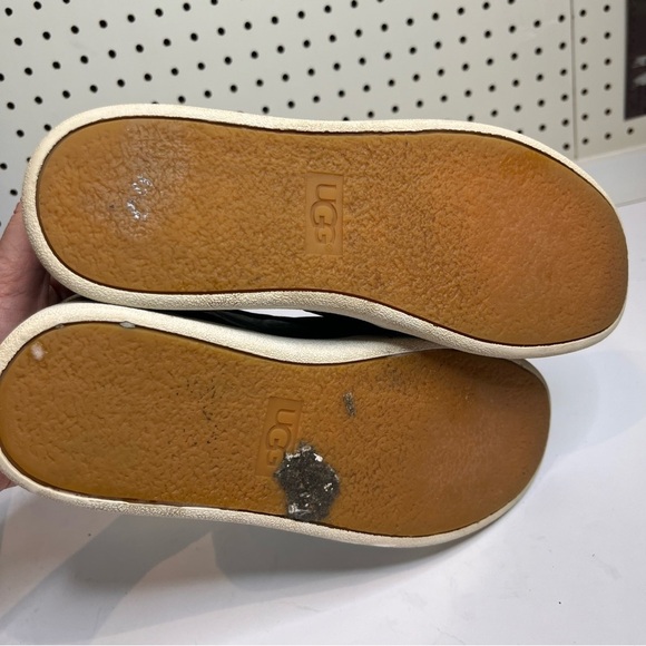 Ugg | CAs Leather Sneakers - Picture 3 of 4